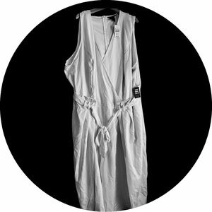 Sleeveless White wide leg pant set (one piece)